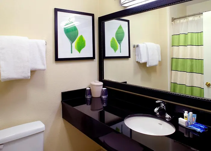 Fairfield & Midtown Hotel
