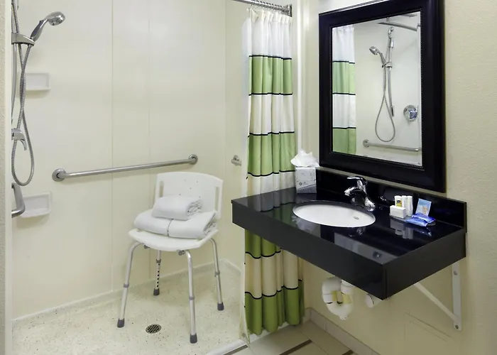 Hotel Fairfield & Midtown 3*